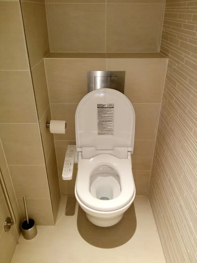 TOTO Washlet EK 2.0 combiset (TCF6632C3G + CW162YH) – In de badkamer (5)